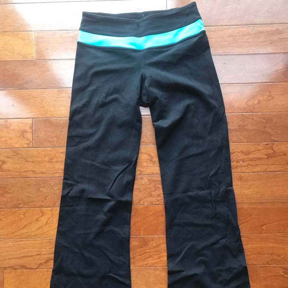 Lululemon groove pants size 2
